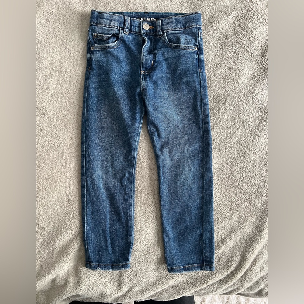 ❤️Zara Regular Straight Leg Denim, EUC